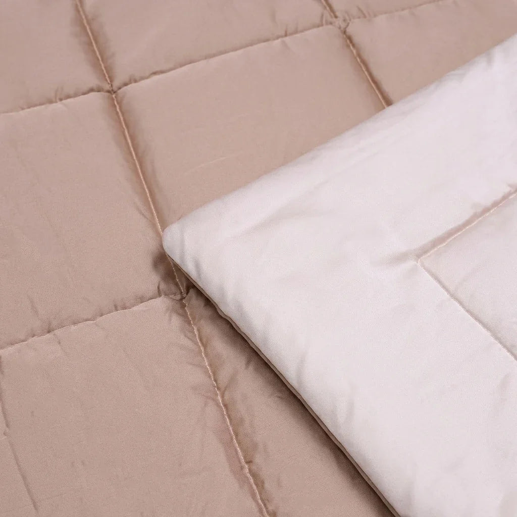 Cozy Pink Comforter – (Queen Size)